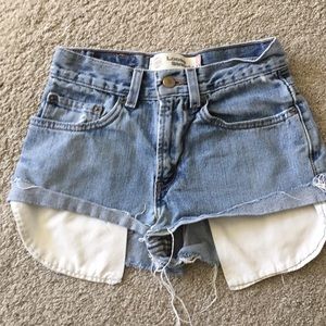 Levi’s Loose Straight Jean shorts